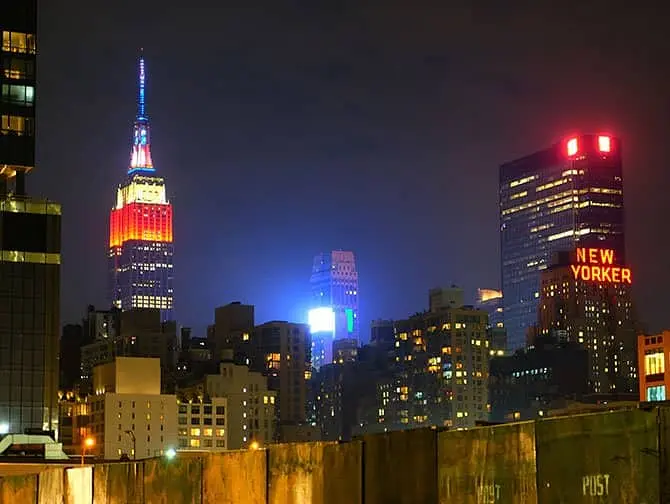 Ting å gjøre i Midtown Manhattan - Empire State Building om kvelden