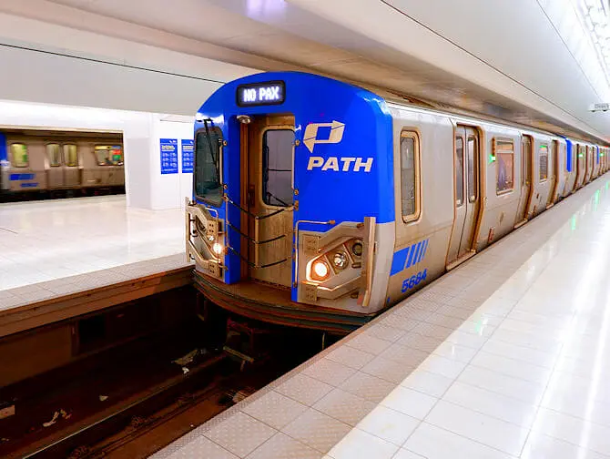 PATH mellom New Jersey og Manhattan - Tog