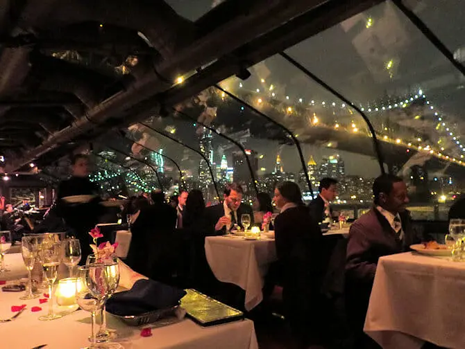 Bateaux New York cruise med middag