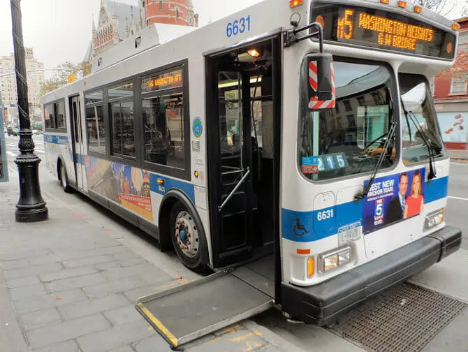 Nedsatt funksjonsevne i New York - Buss