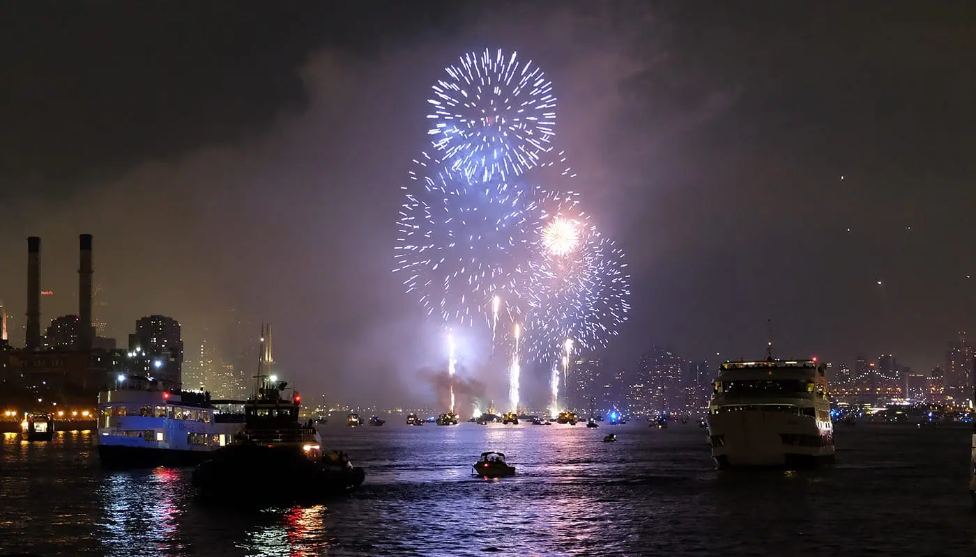 Nyttårsaften-cruise i New York - Fyrverkeriene