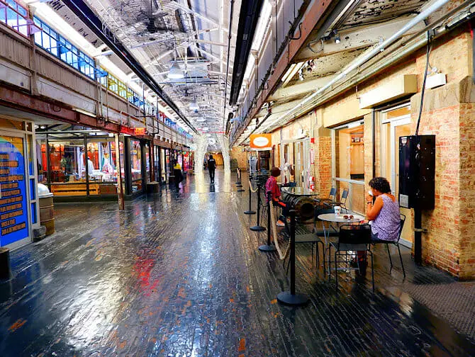 Marked i New York - Chelsea Market Hallway