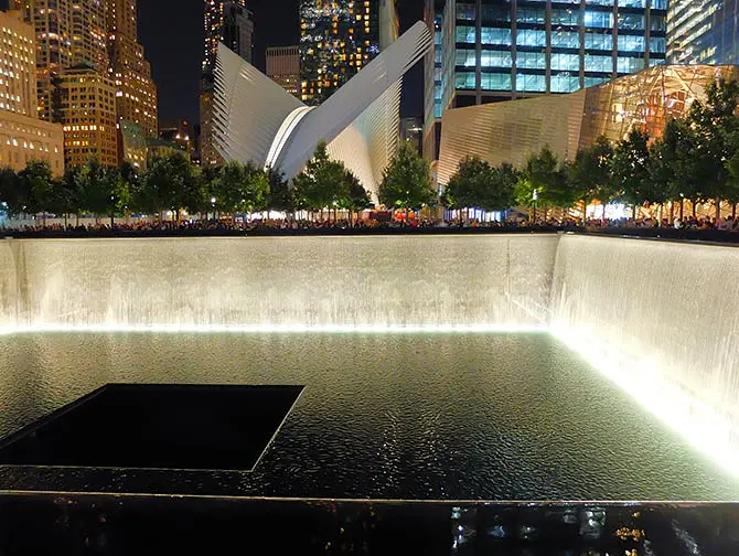 9/11 Memorial i New York - kveldstid