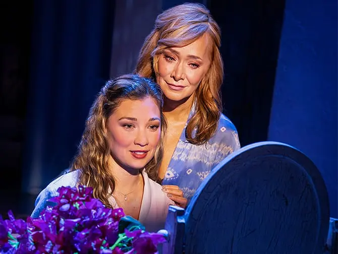 Mamma Mia on Broadway Tickets - Donna og Sophie