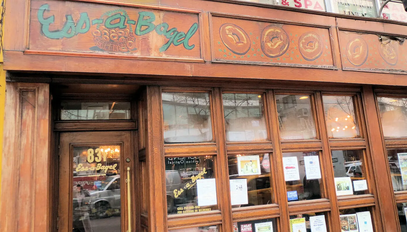 Beste bagels i New York - Ess-a-Bagel utenfor