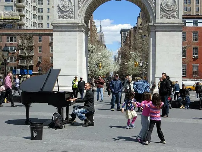 Parker i New York - Live musikk i Washington Square Park