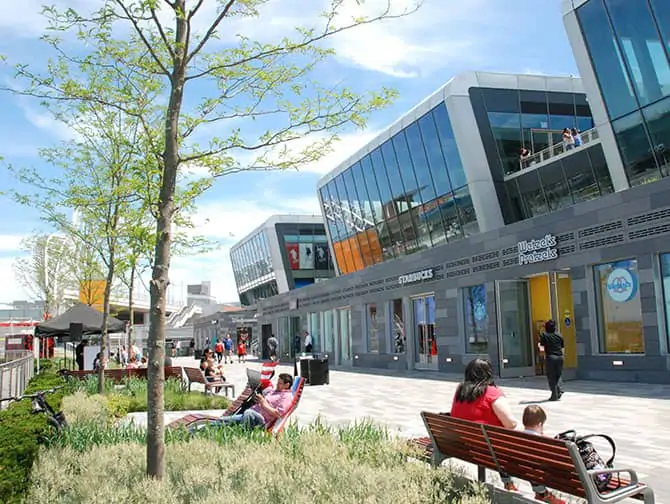 Empire Outlets New York City - Havnekanten