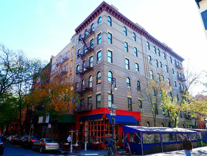 Ting å gjøre i Greenwich Village - Friends-bygningen