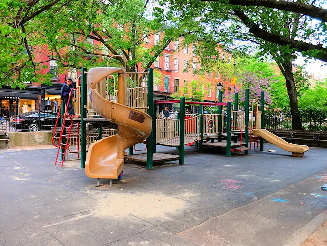Playgrounds in New York - The Bleecker Street Playground