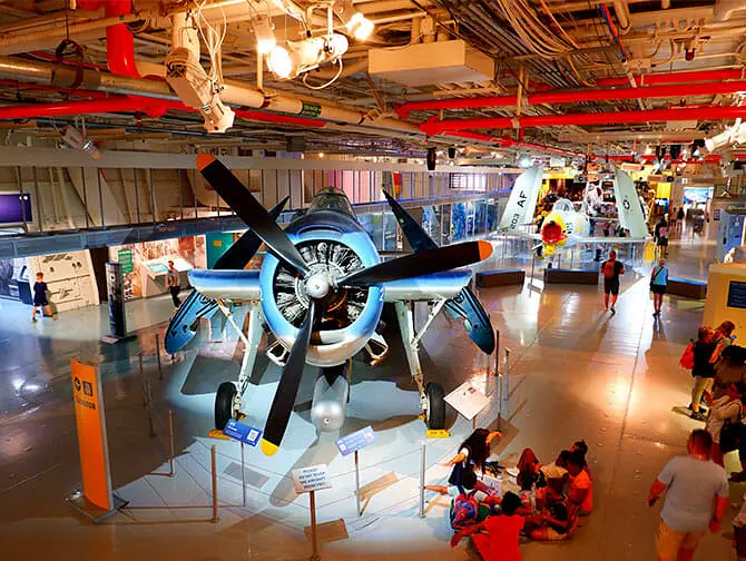 Intrepid Museum i New York - Innsiden av USS Growler Submarine