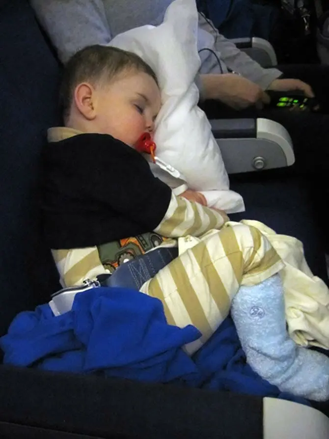 Fly med barn til New York - Barn som sover