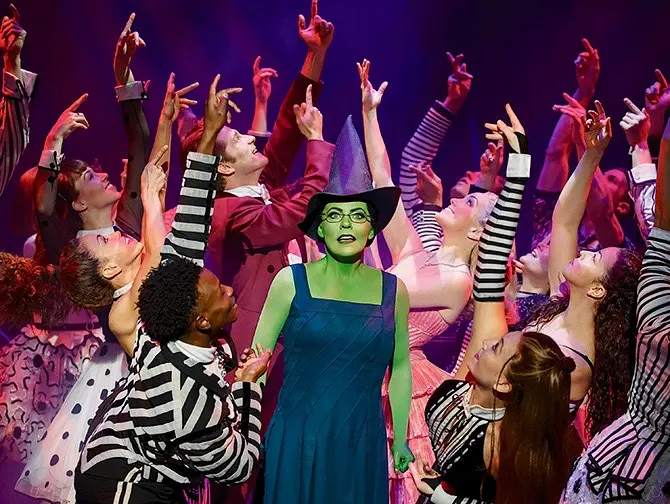 Wicked Broadway Tickets - Elphaba og cast
