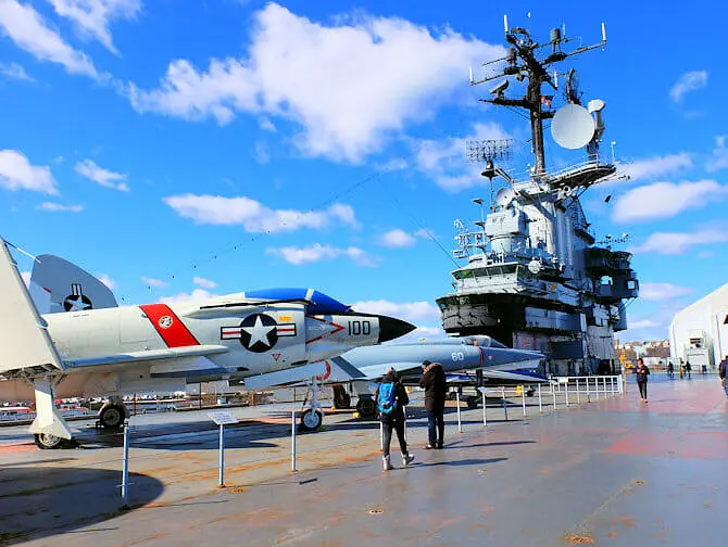 Veterans Day i New York - Intrepid Museum