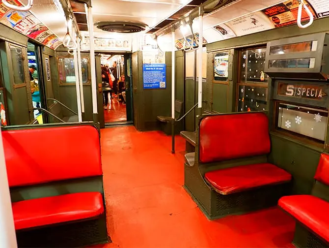 Gammeldagse tunnelbanevogner i New York - Inne i vognen