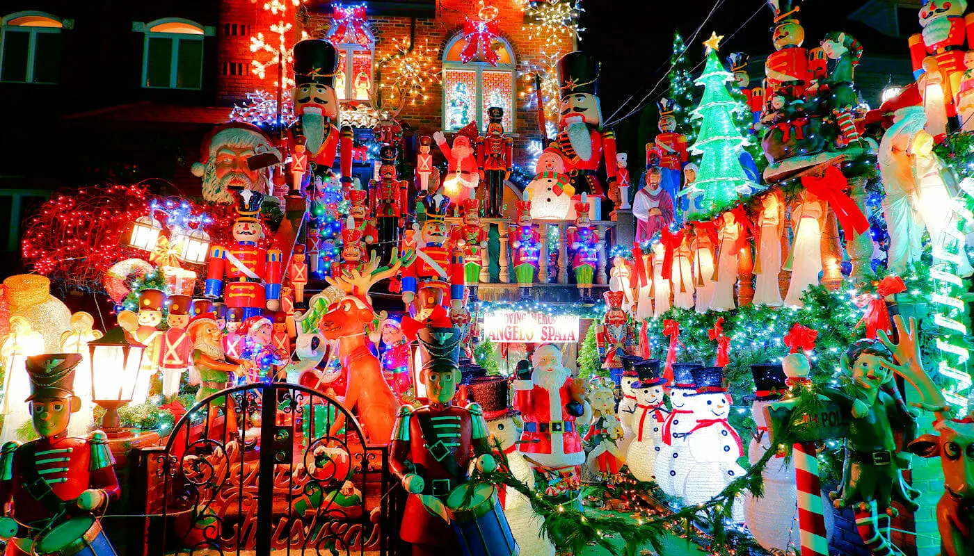 Dyker Heights Christmas Lights - dekorasjoner