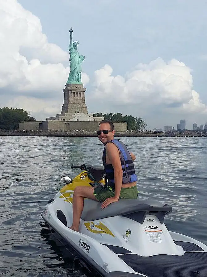 Svømming i New York - Jetski