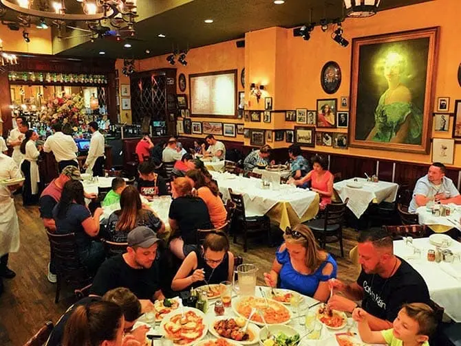 Carmine’s Familierestaurant i New York - Middagstid
