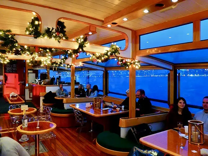 Cruise med julestemning i New York - Båten