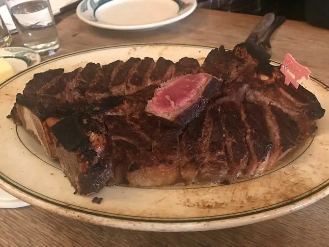 Beste biffhus i New York - biff på Peter Luger