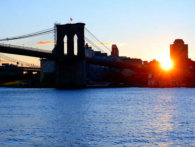 Ting å gjøre i South Street Seaport - Brooklyn Bridge