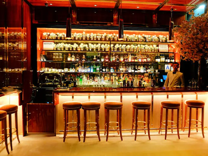 Ting å gjøre i South Street Seaport - Cocktail Bar