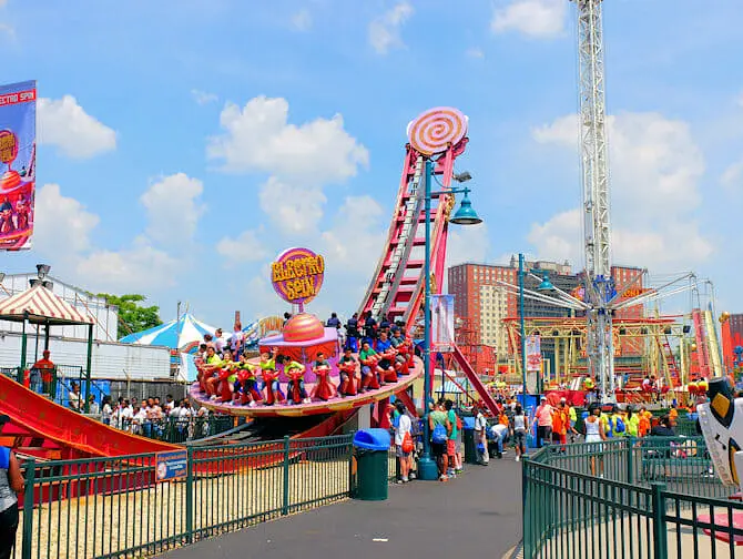 Luna Park på Coney Island Tickets - Karusell i fornøyelsesparken