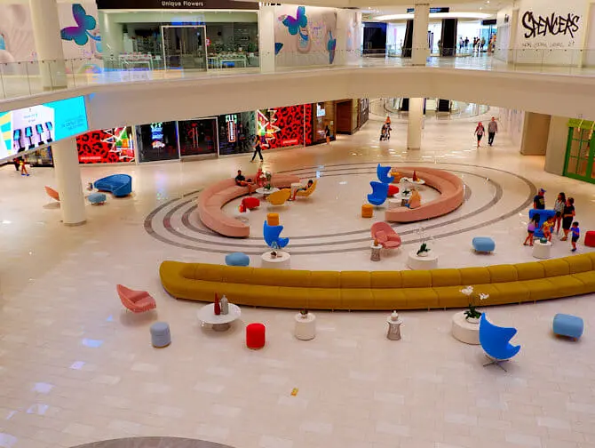 American Dream Mall nært New York - Butikker