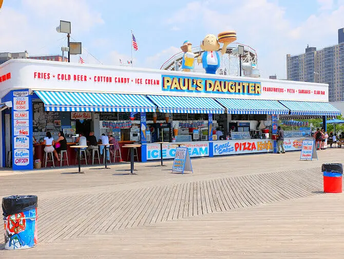 Denos Wonder Denos Wonder Wheel Amusement Park på Coney Island - Snackbar