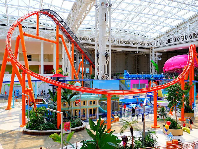 Nickelodeon Universe Amusement Park nært New York Tickets - inne i fornøyelsesparken