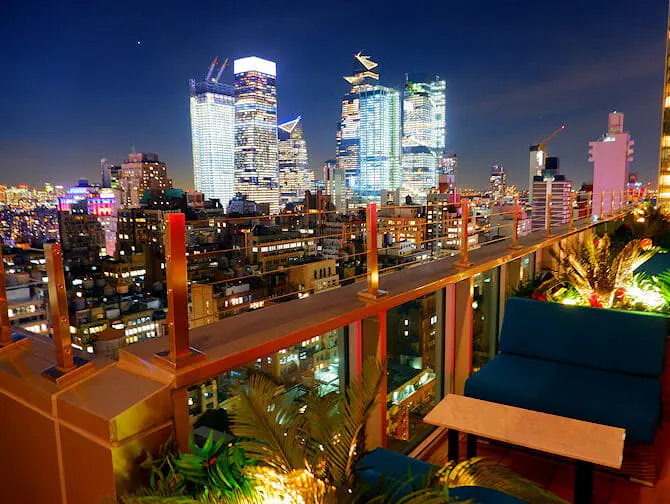 Beste Rooftop-barer i New York - 5 o' Clock Somewhere Bar