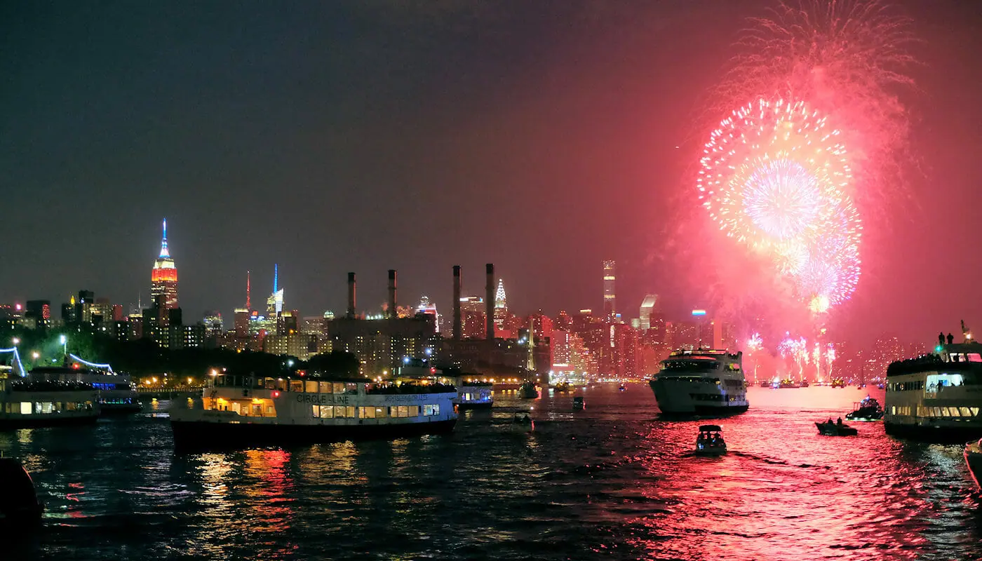 4th of July Cruise i New York - Fyrverkeri
