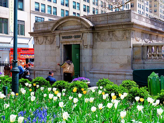 Bryant Park i New York - Offentlig toalett