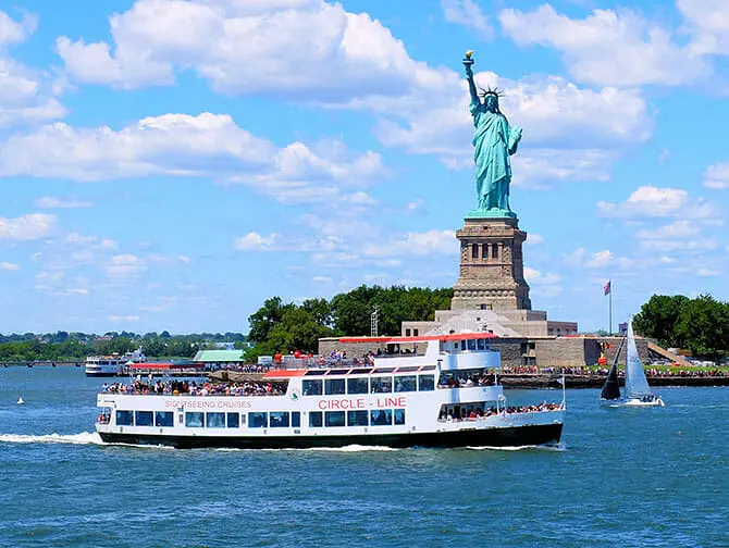 Forskjellen mellom New York CityPASS og New York Explorer Pass - Båttur