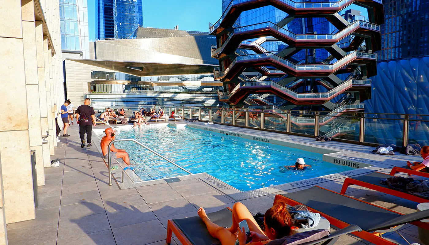 Hotell med basseng i New York - Equinox Hotel