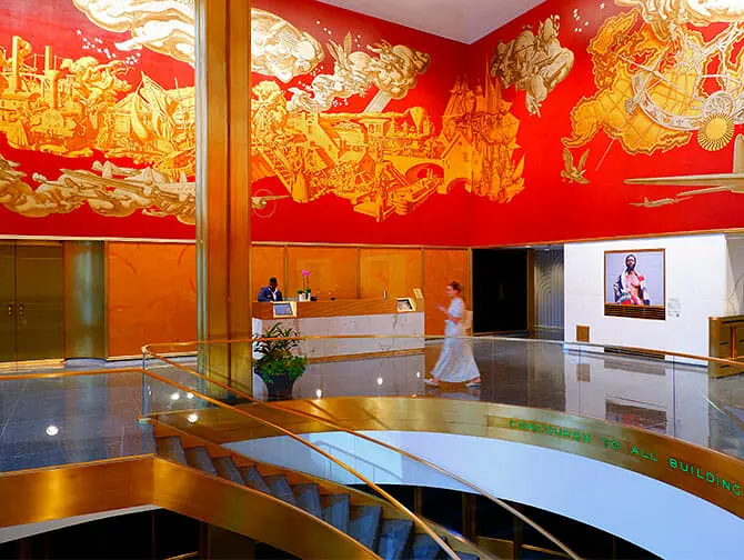 Rockefeller Center Tour - Inne