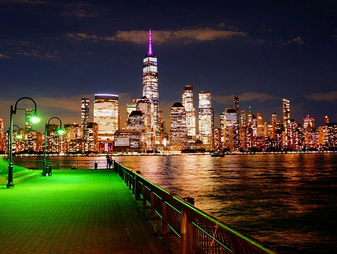 Vandreruter i New York - Kveldstur - Off the beaten PATH inntrykk