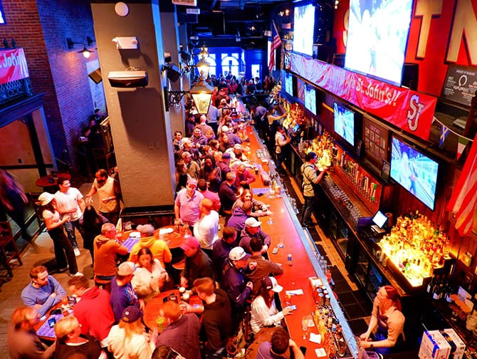 Beste sportsbarer i New York - Stout NYC inne