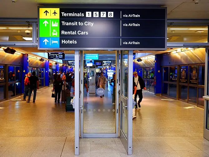 JFK AirTrain i New York - skilt