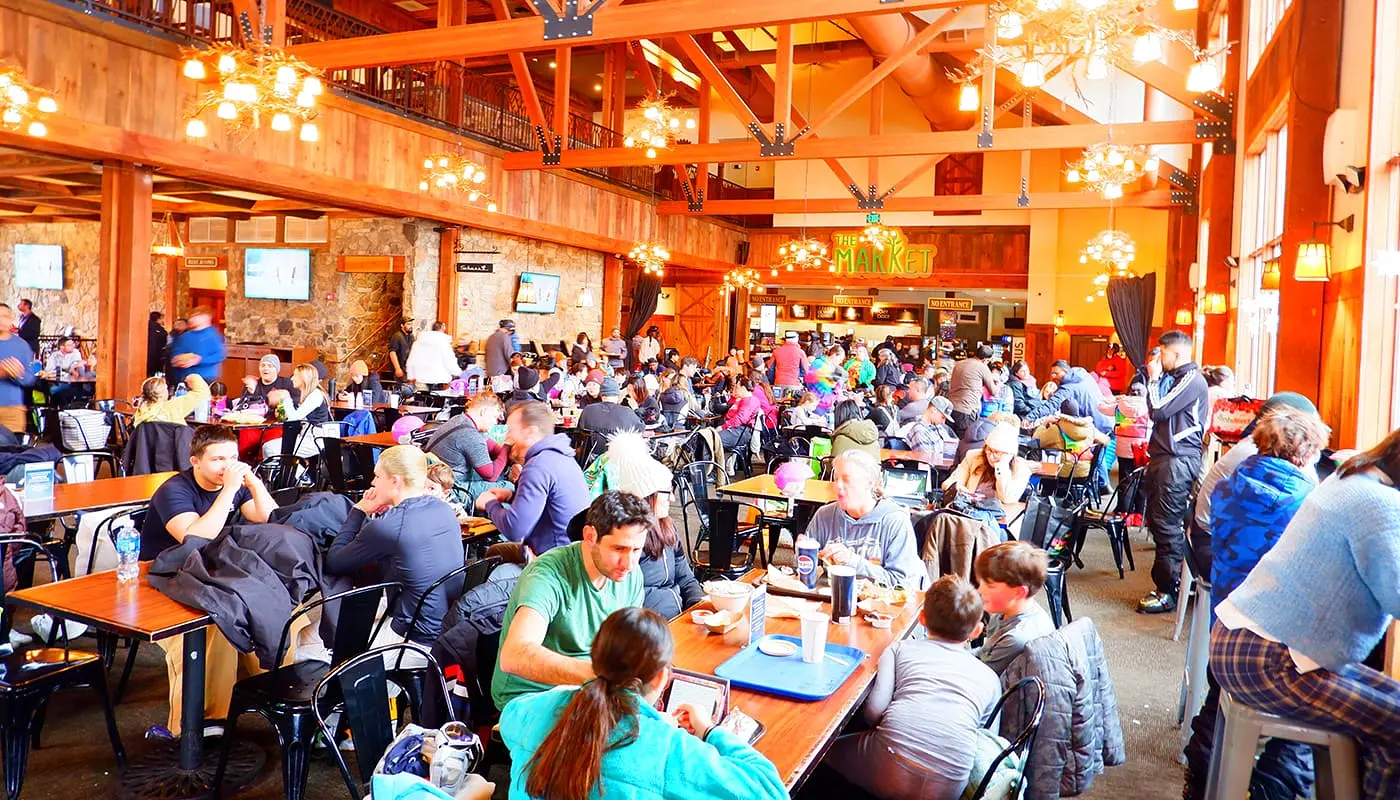 Ski- eller snowboard-dagstur i New York - Spisesal