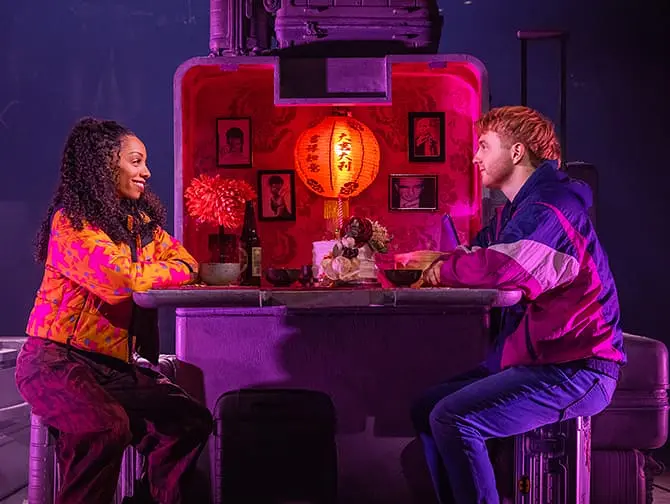 To fremmede (Bær en kake over New York) på Broadway Billetter - Cast
