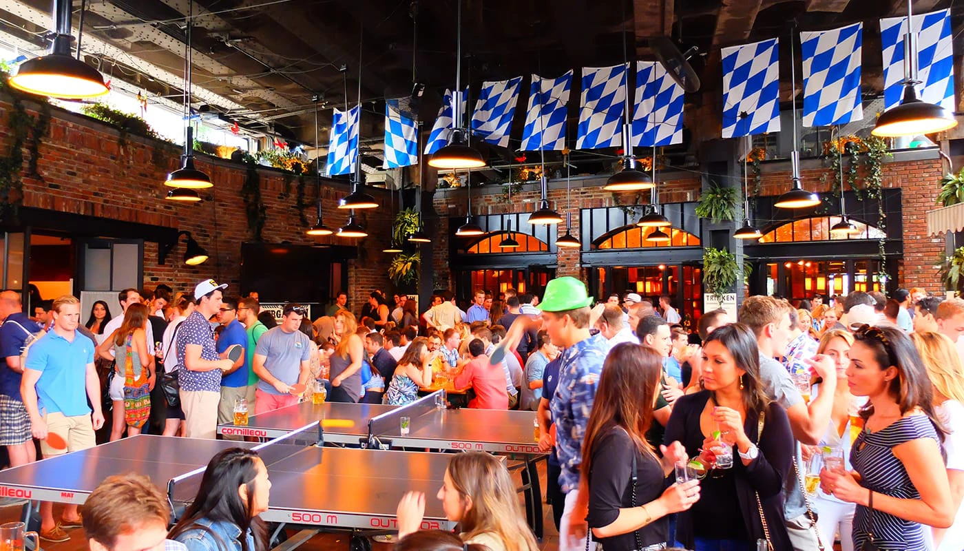 Beste nattklubber i New York - The Standard Biergarten