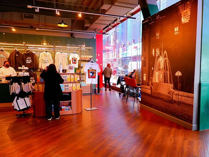 Central Perk Coffeehouse i New York - Kjøp merchandise i butikken