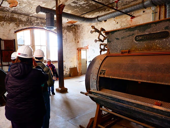 Ellis Island Hard Hat Tour i New York - Smågruppetur