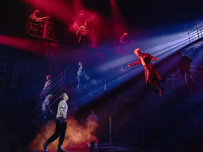 The Lost Boys Broadway Tickets - Spesialeffekter