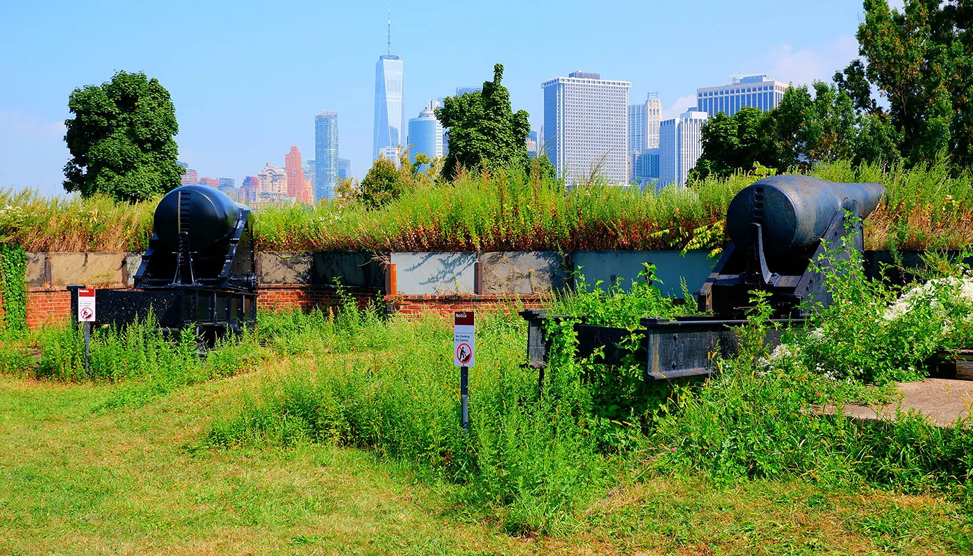 Vandrerute på Governors Island i New York - Lær mer om historien